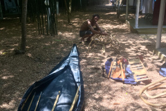 Montage des kayaks biplaces.